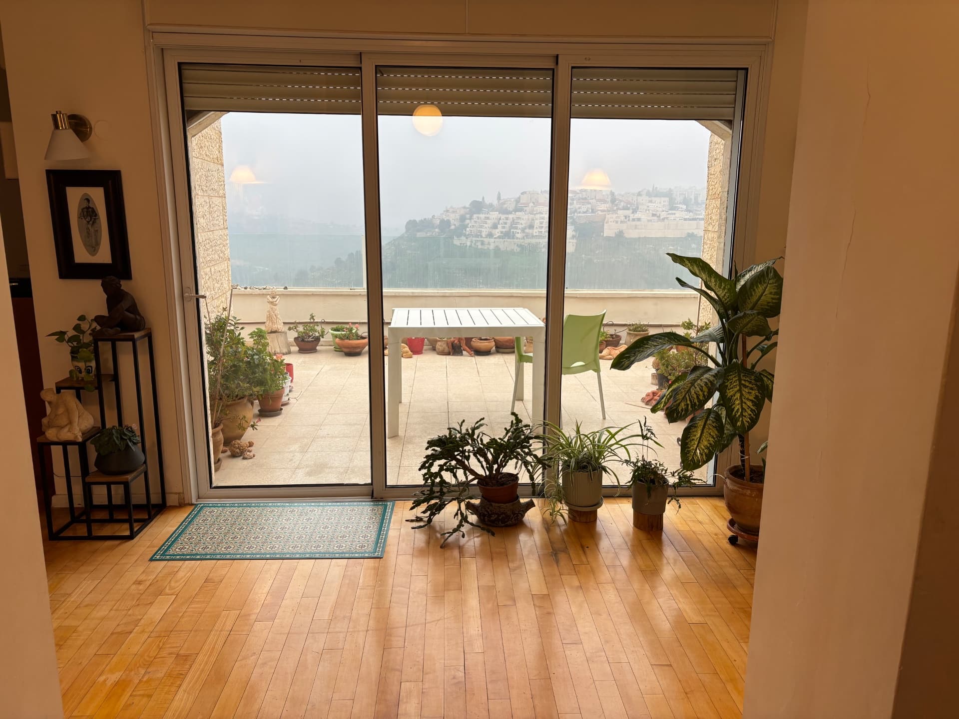 דירת גג יפהפיה בשכונת מלחה