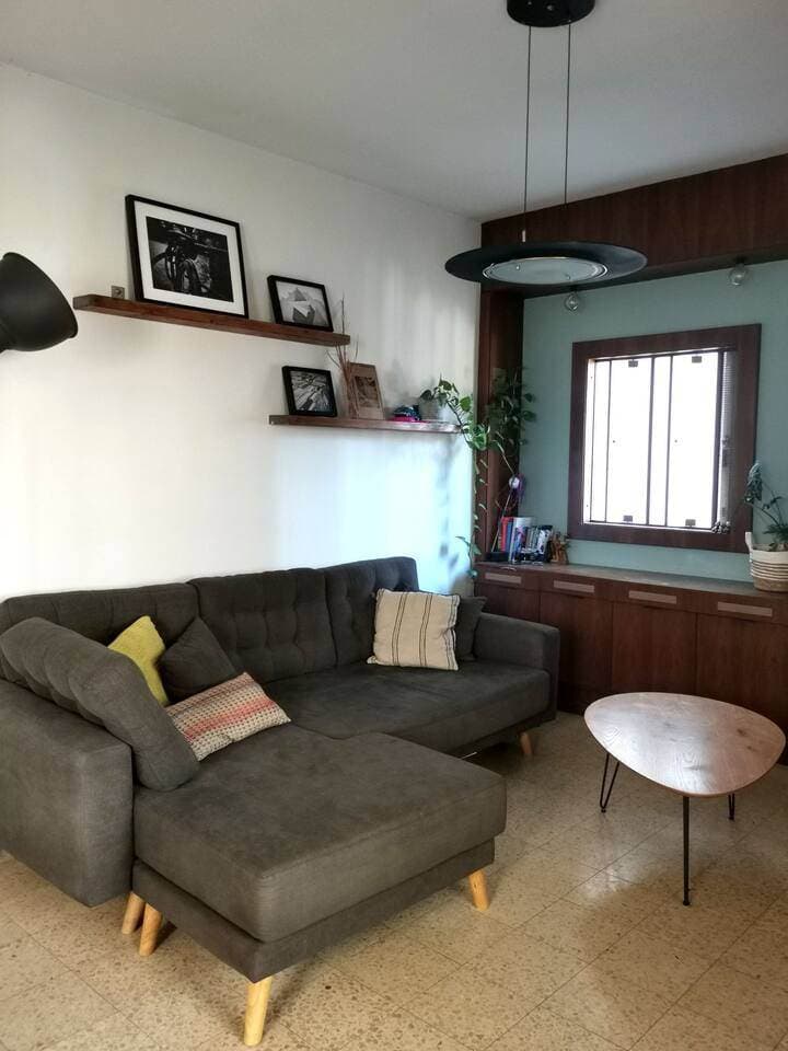 דירה מרווחת בלב תל אביב (קרוב לכיכר רבין), שכונה נעימה, שקטה וירוקה - תמונה 2