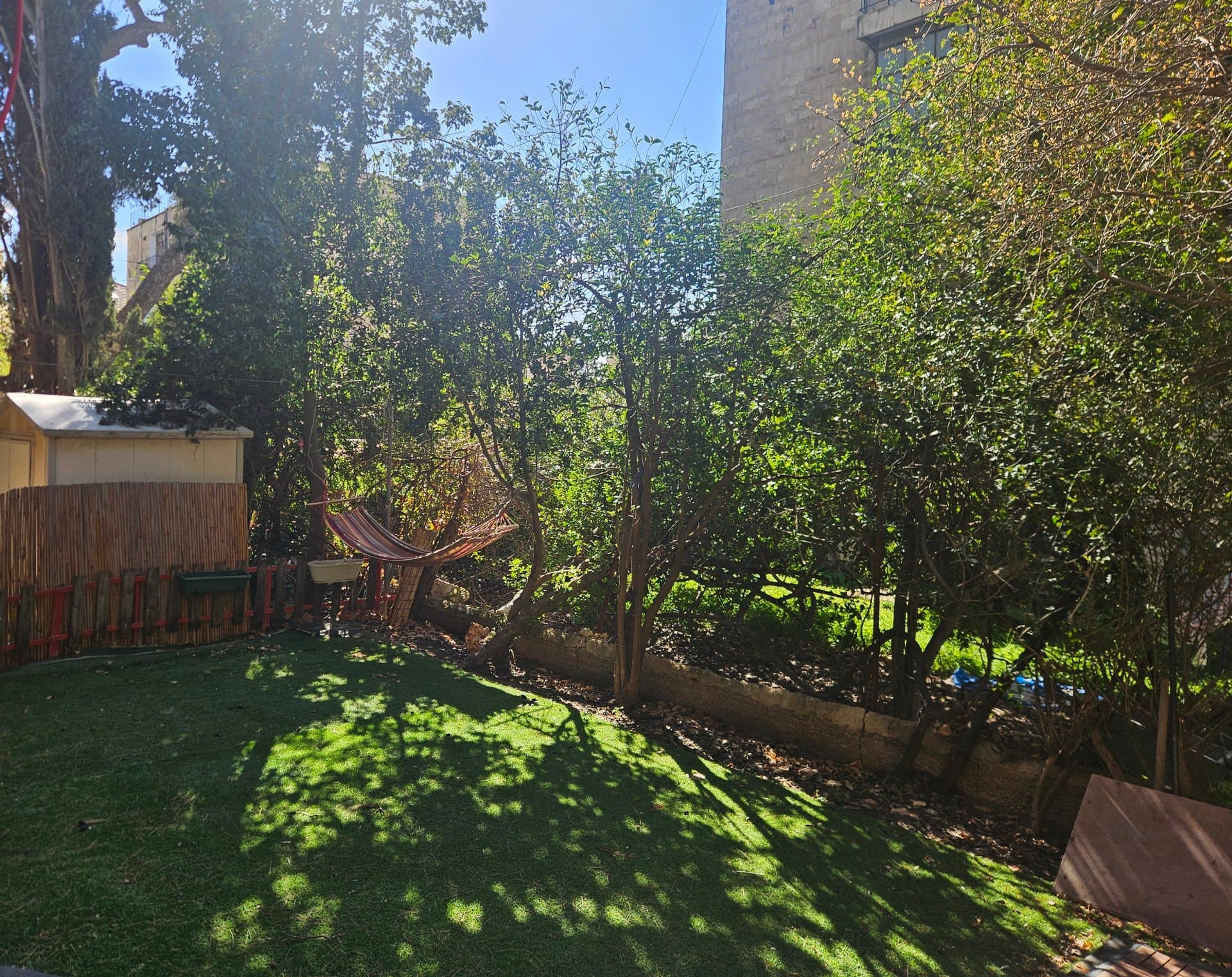 בית קטן בבקעה:)